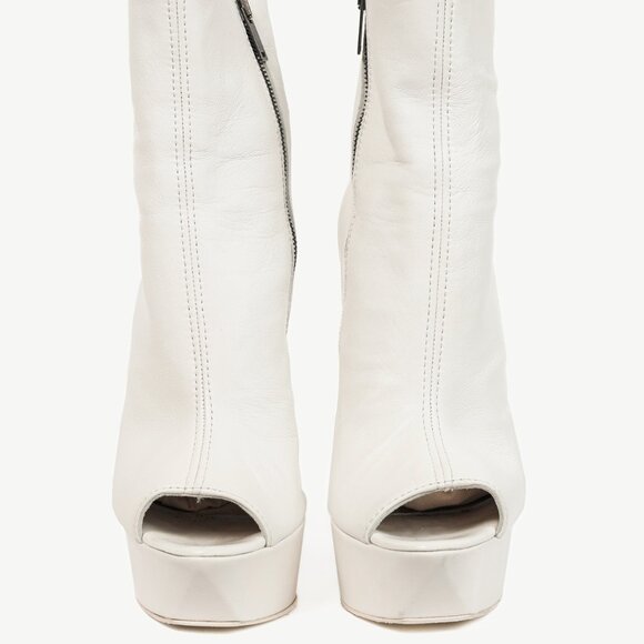 Gareth Pugh SS/14 Runway White Leather Angular-Heel Ankle Boots - Picture 3 of 11